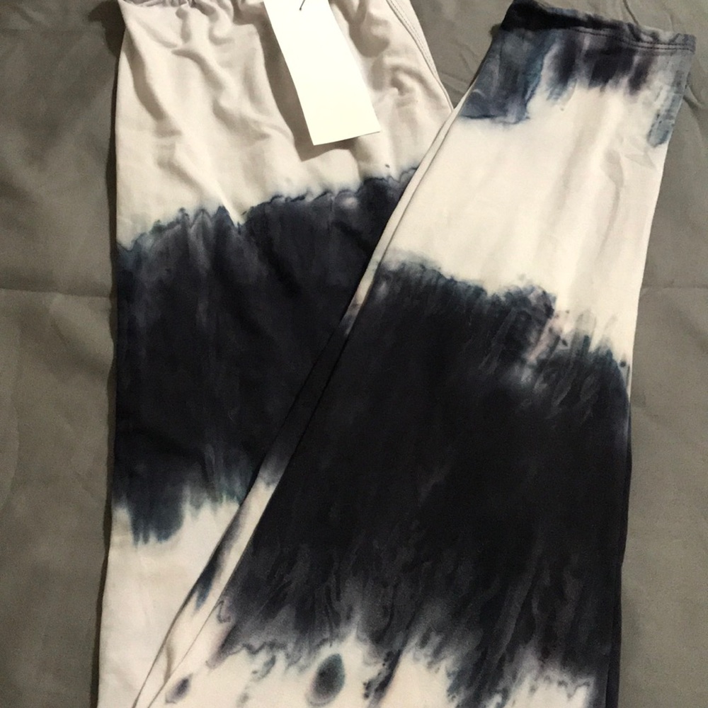 OS Leggings - Picture 2 of 3